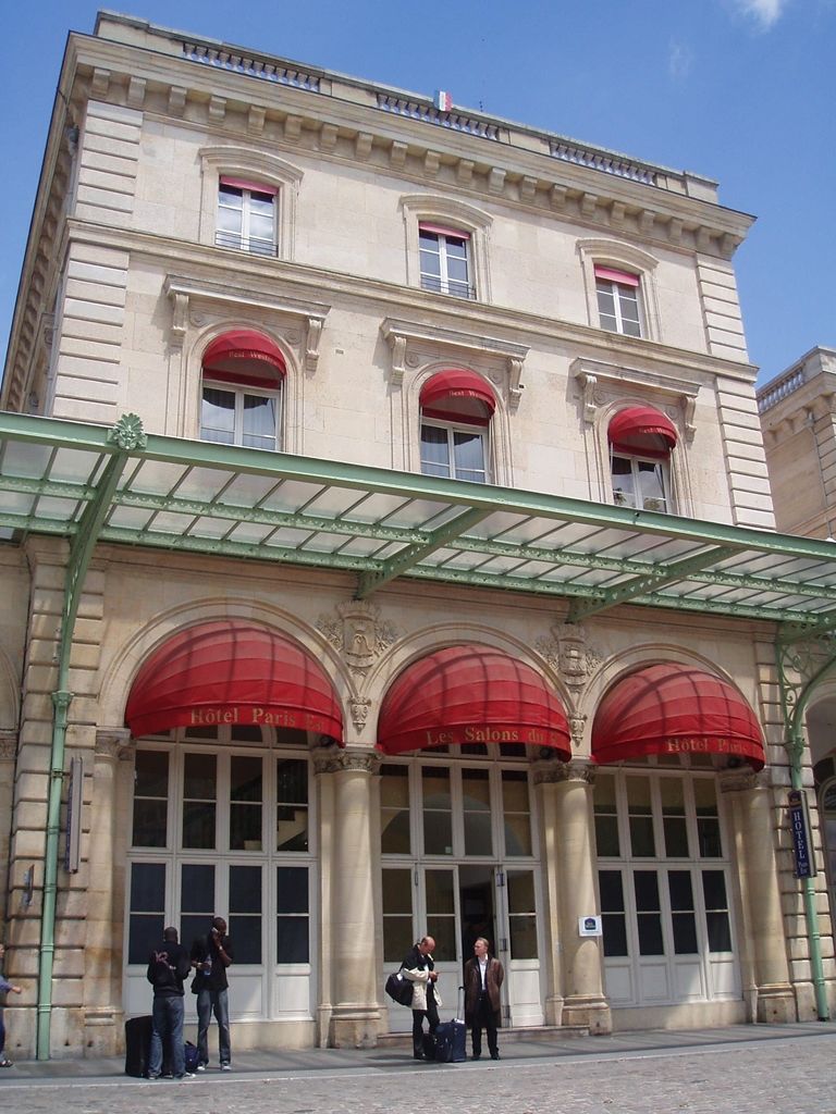 Kyriad Paris 10 - Gare De L'Est Екстер'єр фото